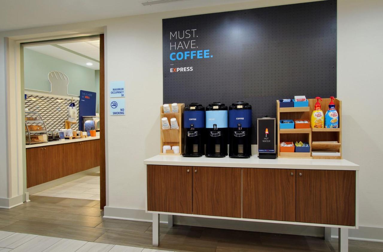 Holiday Inn Express Hotel And Suites Lincoln Airport By Ihg Kültér fotó