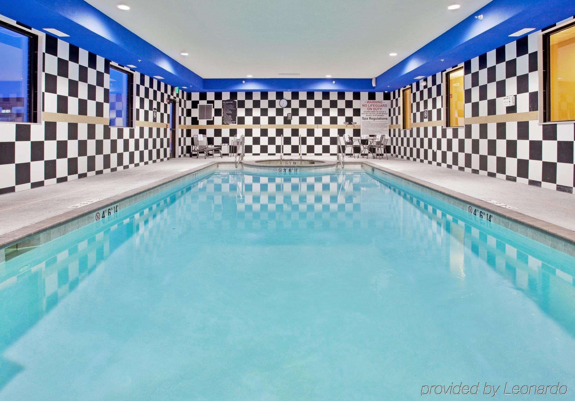 Holiday Inn Express Hotel And Suites Lincoln Airport By Ihg Kültér fotó