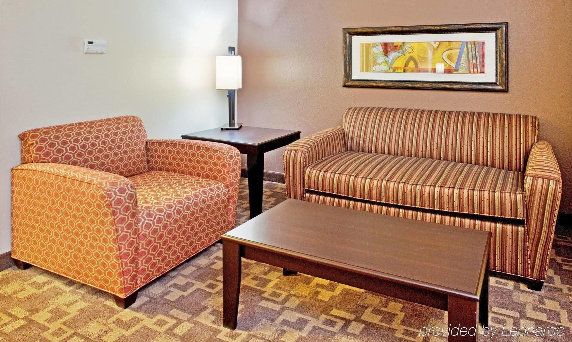 Holiday Inn Express Hotel And Suites Lincoln Airport By Ihg Kültér fotó
