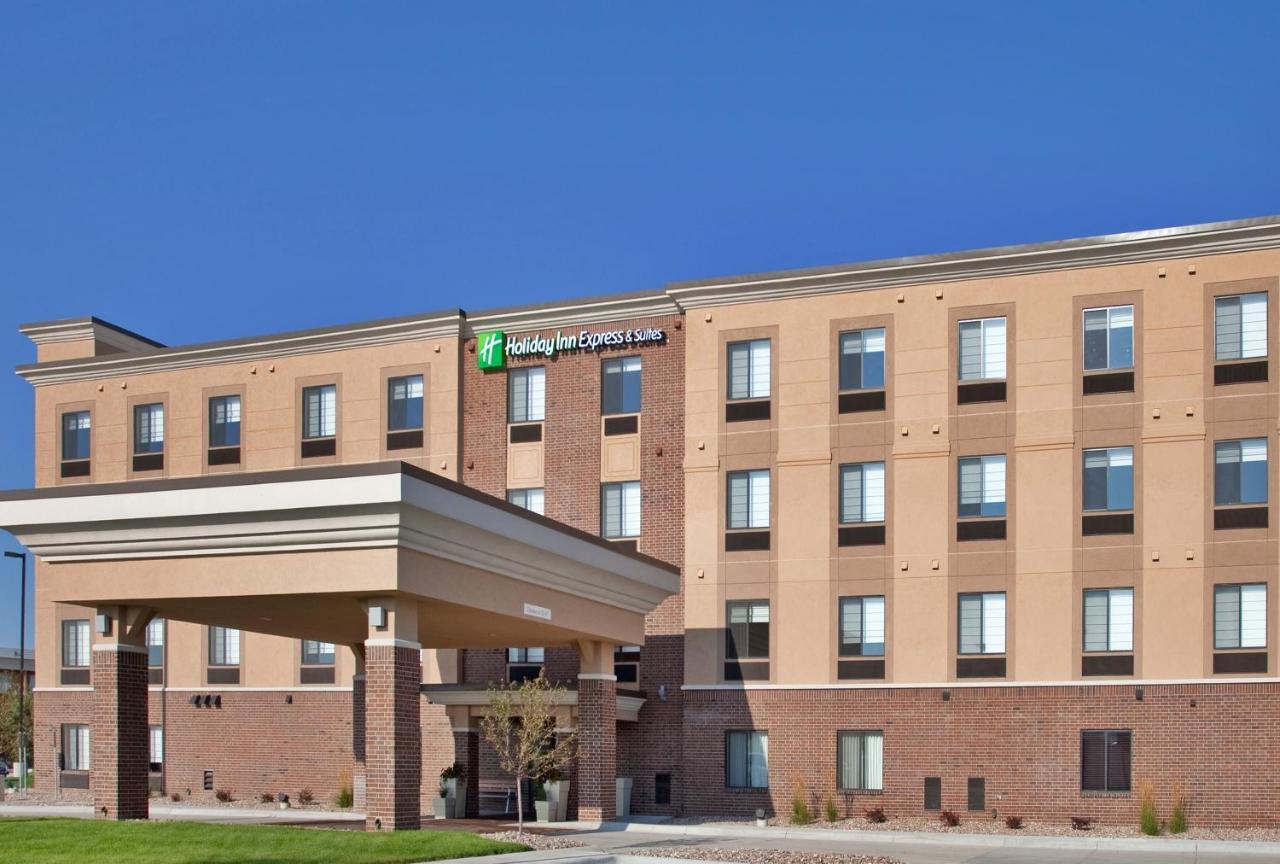 Holiday Inn Express Hotel And Suites Lincoln Airport By Ihg Kültér fotó