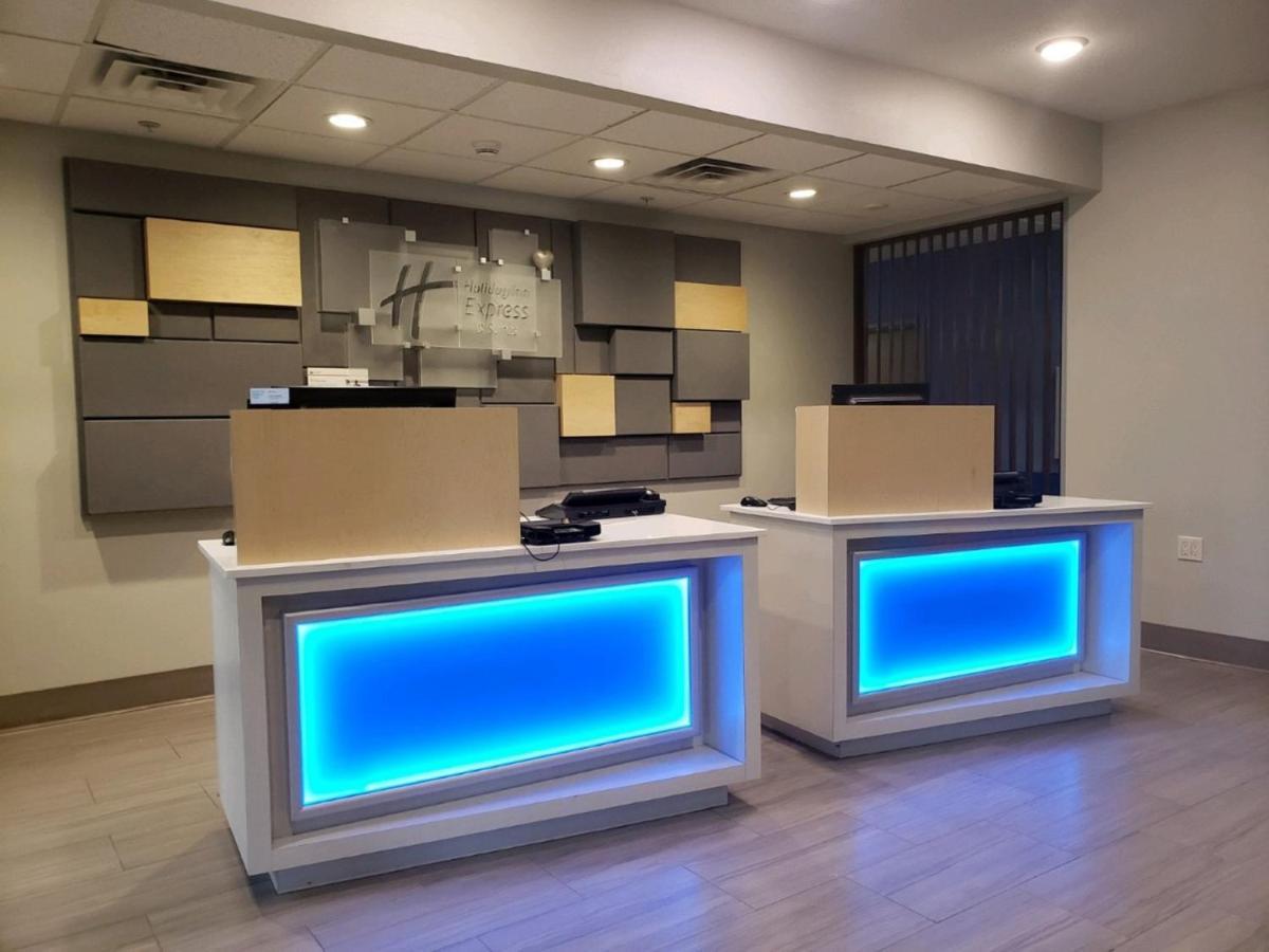 Holiday Inn Express Hotel And Suites Lincoln Airport By Ihg Kültér fotó